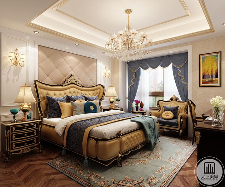 主卧色彩整体偏深色，胡桃木色的拼花地板，让奢华的欧式空间更加时尚，简欧风格的家具，与地板颜色呼应，深色的化妆台、休闲沙发诠释了欧式的低调奢华