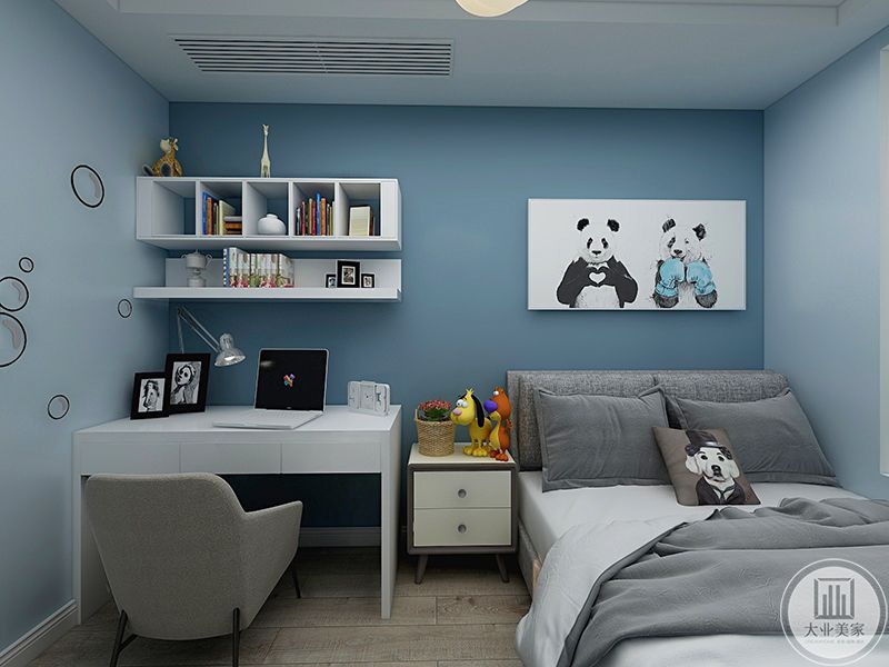 儿童房以静谧的天空蓝为主色调，并且加入了一些童趣元素，让人感到舒适和放松。
