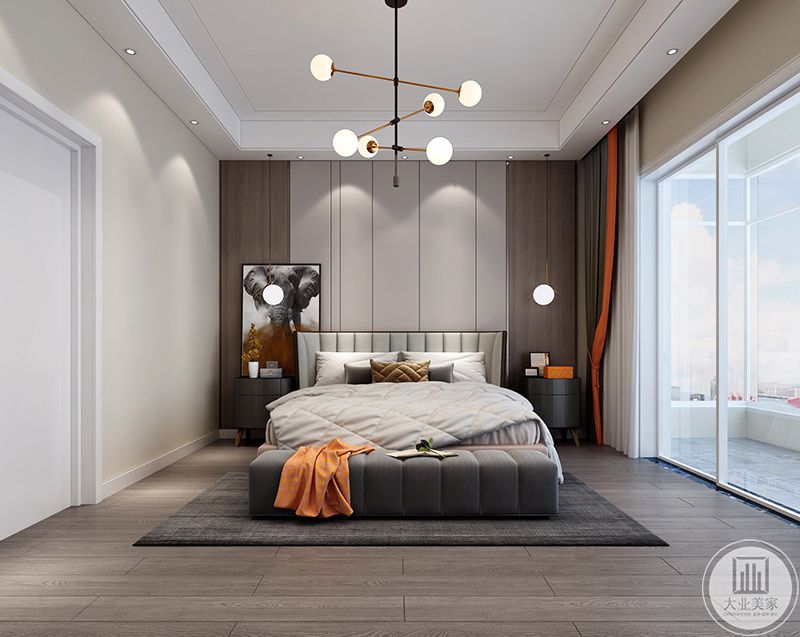 主卧配置质感、沉稳的现代风格家具，色彩上以灰色调为主，加一些小面积的亮橘色点缀，打造视觉焦点。