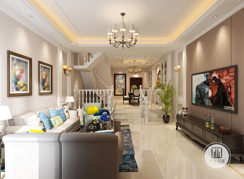 一层的客厅则较多采用的暖色调，使温馨、舒适的家庭氛围得到升华