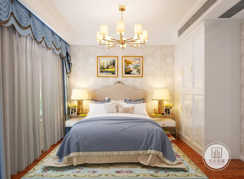 次卧配上湖蓝色窗帘，搭配深色精致成品家具，通体的白色，全屋铺贴墙纸，优雅浪漫。
