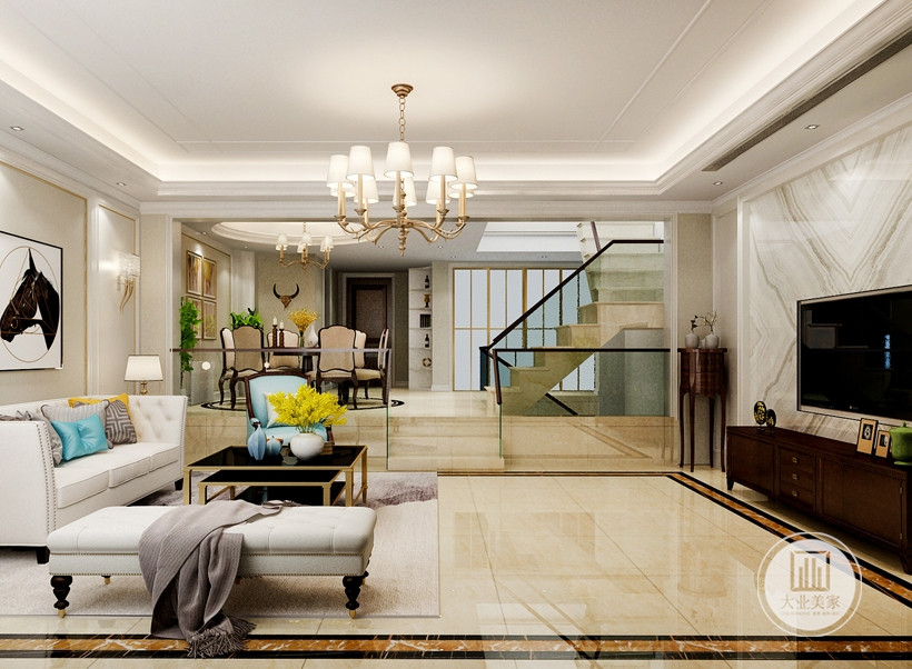 客厅采用米黄、纯白为主的自然色彩；欧洲皇室家具平民化、古典家具简单化；家具宽大、实用舒适